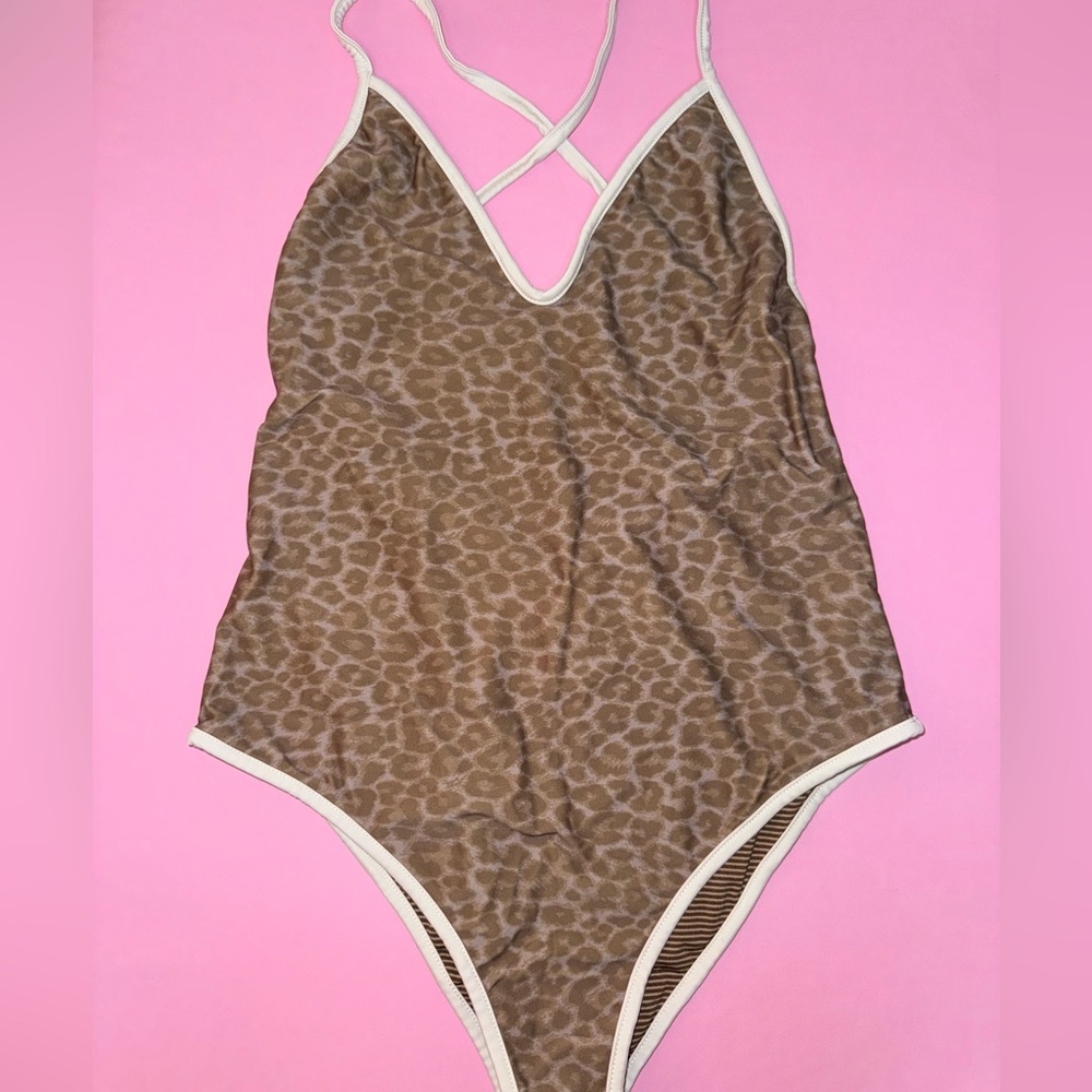 Acacia one piece in animal print
